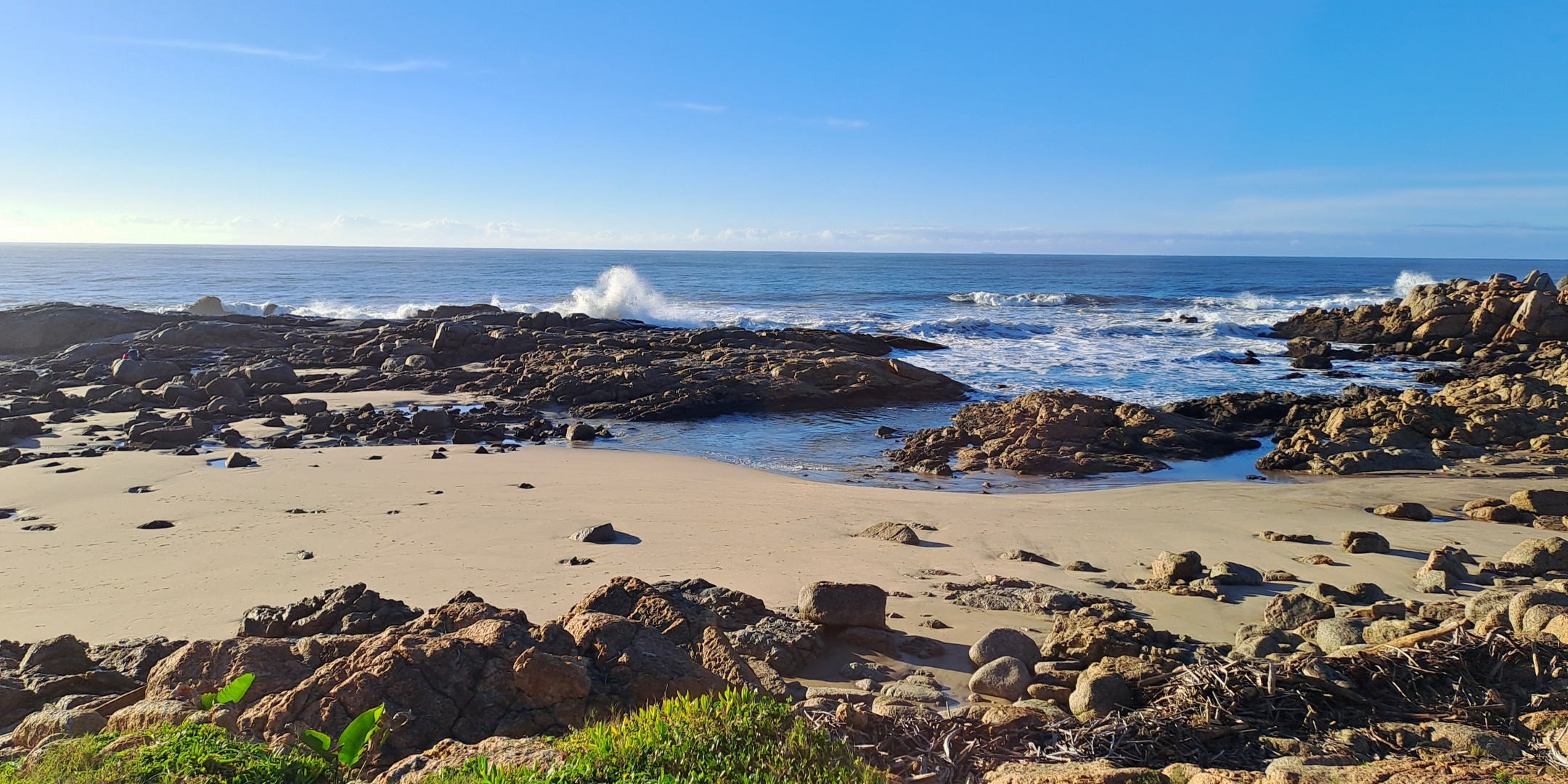 Low tide at Secret Sands beach
